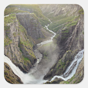 Cascada de Voringsfossen en pegatina noruego