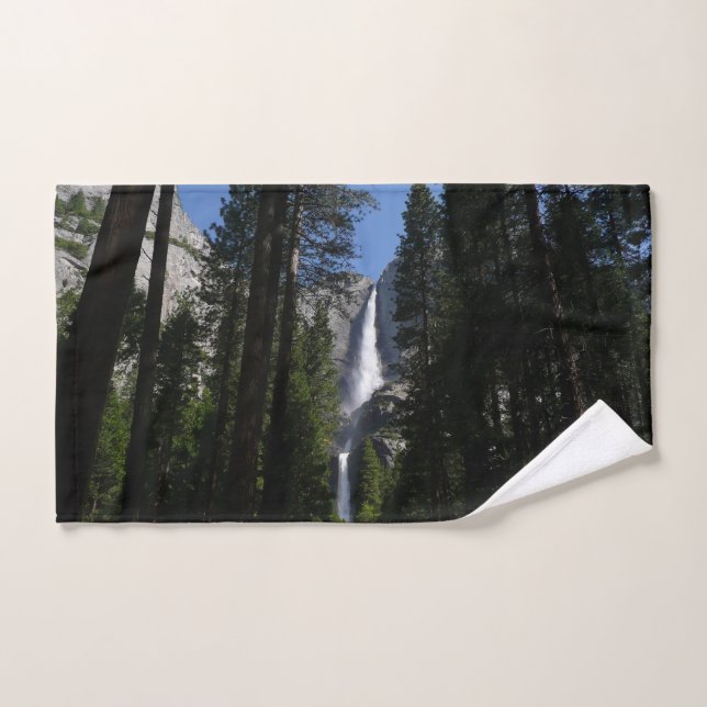 Cascada y bosques de Yosemite (Toalla de mano)