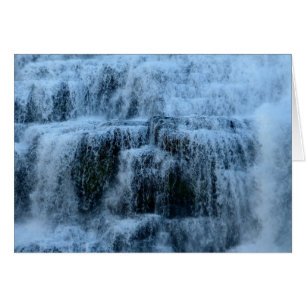 Cascadas en las Cataratas de Ithaca Nueva York