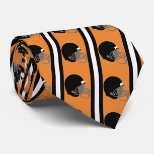 Casco negro de fútbol en corbata Naranja quemada
