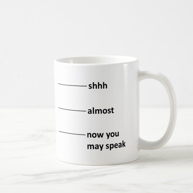 Casi ahora usted puede hablar la taza de medición (Derecha)