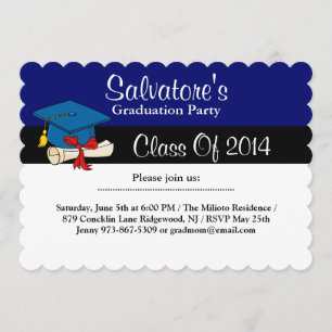 Casquillo con la invitación azul de la graduación
