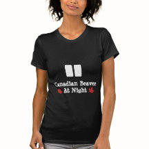 Castor canadiense en la camiseta de la noche