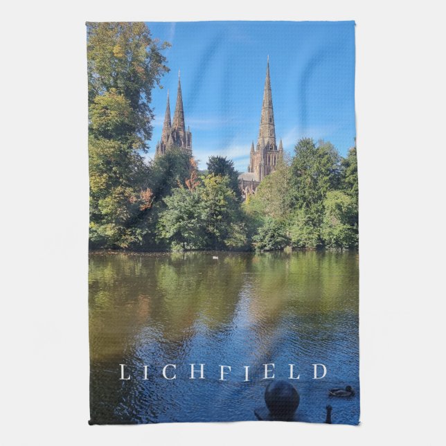 Catedral de Lichfield frente a la toalla de té acu (Vertical)