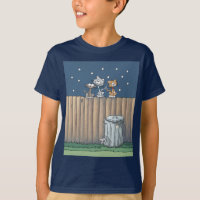 Cats de callejón en una camiseta cerca