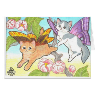 Catterflies que juega la etiqueta del cielo cerca