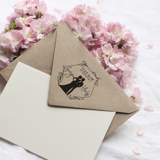 Caucho Sello de bodas hexagonal con silueta de pareja (hexagonal grame with lleaves and couple inside with custom names and date)