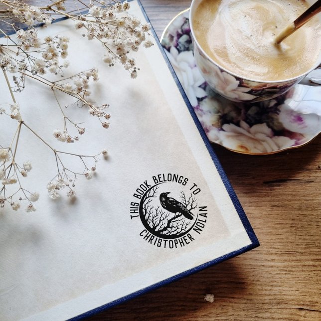 Caucho Sello De Libro Con Nombre Y Raval Para Hombre (This book belongs to - round stamp with raven)