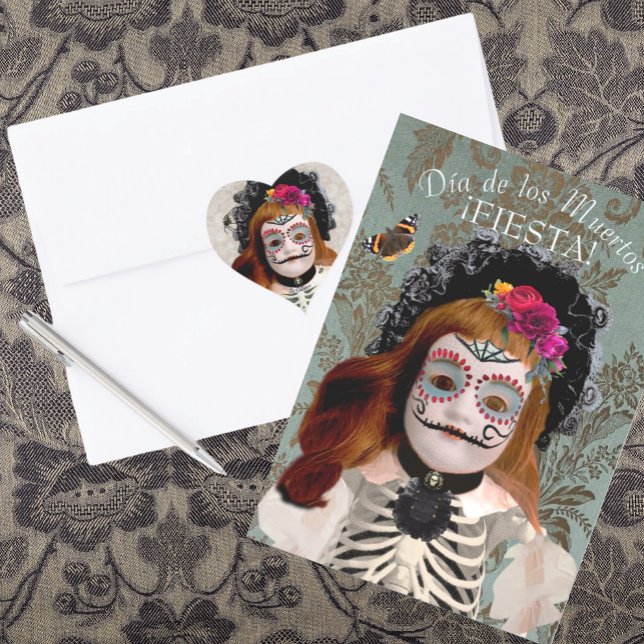 Celebración Día de los Muertos Invitación (Our matching 'La Catrina' heart stickers are perfect for sealing your invitations.)