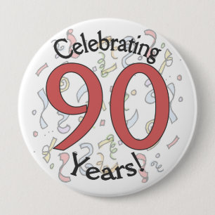 Celebrando el botón enorme de cumpleaños de 90 a