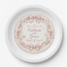Celebrar con gracia con plato de papel