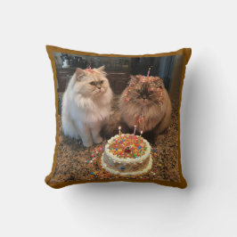 ¡Celebremos! Cojín decorativo de gatos de cumpleañ