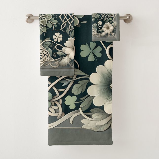 Celtic Clover Floral Charm (In situ)