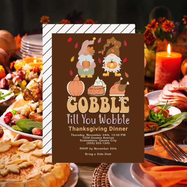Cena de Acción de Gracias Gnomes Gobble Invitación (Thanksgiving Dinner Gnomes Gobble Quote Invitation)
