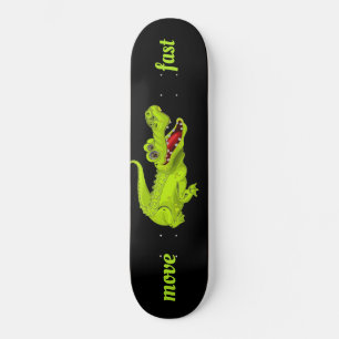 Ceocodile divertido en el Skateboard negro