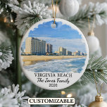 Cerámica Adorno Personalizado de Virginia Beach, Virginia<br><div class="desc">Un adorno de recuerdo de viaje personalizado diseñado para celebrar tu viaje inolvidable. Ya sea que hayas ido por trabajo,  disfrutado de una escapada romántica o participado en un programa de intercambio escolar,  este adorno conmemora un momento especial que siempre atesorarás y querrás recordar durante años.</div>