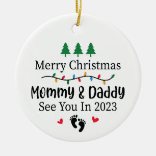 Cerámica Mamá y papá bebé adorno de Navidad 2023