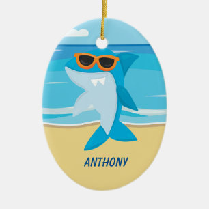 Cerámica Tiburón de pie en adorno de playa