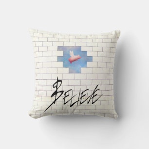 cerdo volador de confianza a través de la almohada