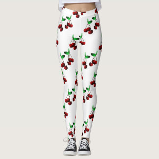 Cerezas en pantalones blancos