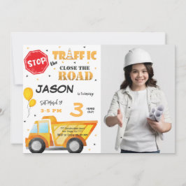 Cerrar la invitación fotográfica de construcción d