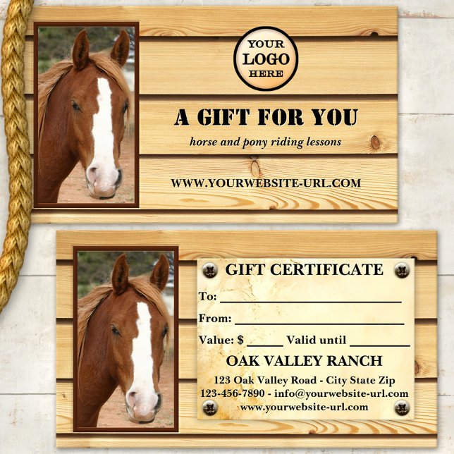Certificado de obsequio de fotografía de clases de (Rustic wood custom photo equine gift certificate template for horse or pony riding lessons)