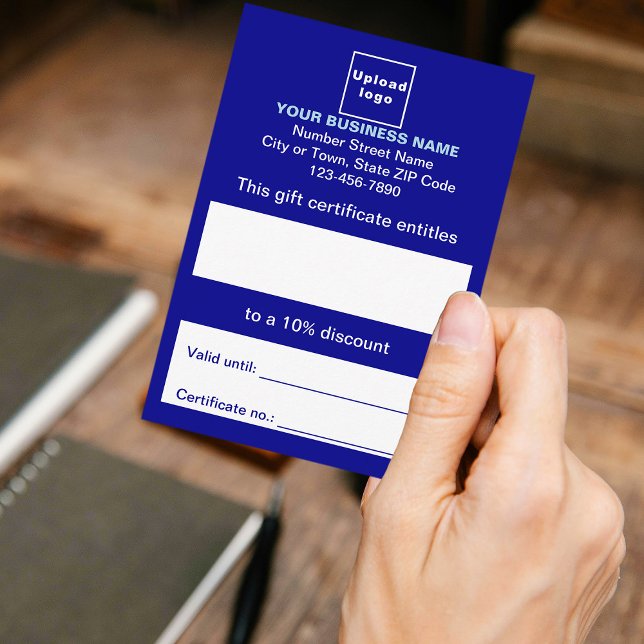 Certificado de regalo azul de negocios (Customer holding business blue gift certificate)