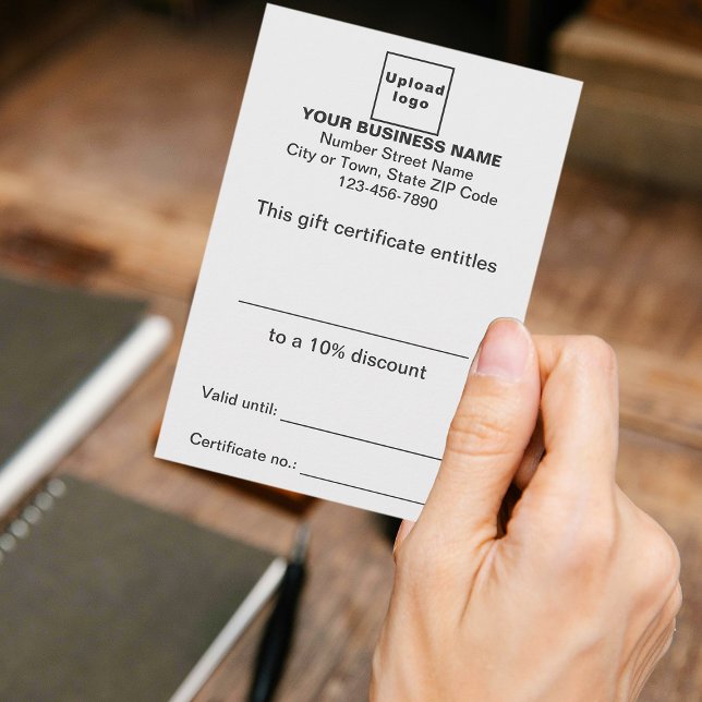 Certificado de regalo blanco para empresas (Customer holding business white gift certificate)