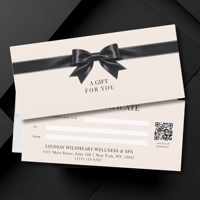 Certificado de regalo de código QR con lazo beige  (Elegant Beige Black Bow QR Code Gift Certificate)