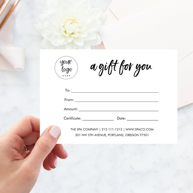 Certificado de regalo de negocio moderno con logot (Subido por el creador)