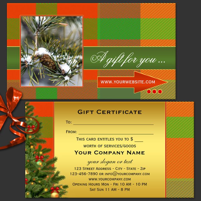 Certificado de regalo para Navidades de foto coloc (Classic green red plaid business card size Christmas  gift certificate showing your photo with gold)