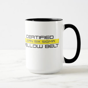Certificado inclina seis tazas de café amarillas