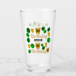 Cerveza de 50 años y copa de vidrio verde