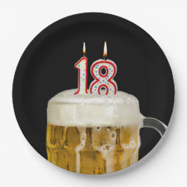 Cerveza del 18 cumpleaños en plato de papel negro
