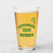 Cerveza para miembros del equipo de travesuras