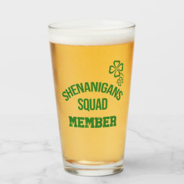 Cerveza para miembros del equipo de travesuras