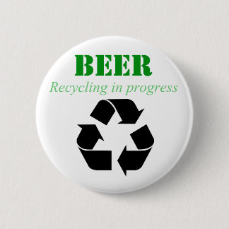 Cerveza que recicla en botón de proceso