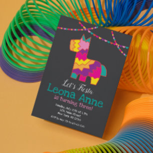 Chalkboard Pinata Fiesta Invitación de cumpleaños 