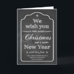Chalkboard - Te deseamos una Feliz Navidad<br><div class="desc">Añada su nombre familiar a esta moderna tarjeta de vacaciones con "Le deseamos una Feliz Navidad y un Feliz Año Nuevo" en la parte delantera. Diseñado por Simply Put por Robin.</div>