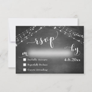 Chalkboard y luces con caligrafía Boda RSVP
