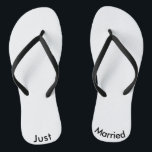 Chanclas Apenas flips-flopes casados del novio de la novia<br><div class="desc">Flips-flopes perfectos para la luna de miel de los recienes casados.</div>