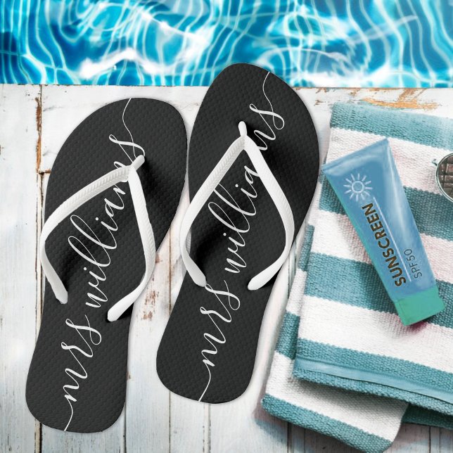 Chanclas Boda de la Sra. Bride, negra y blanca (Black & White Mrs Bride Wedding Flip Flops)