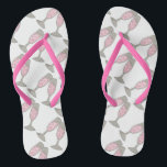 Chanclas Boda de novia Flip Flops de vidrio de champán rosa<br><div class="desc">Cuenta con un original ilustracion de marca de dos vasos de champán rosa burbujeante. Perfecto para compromisos, bodas, duchas de novias, despedidas de soltero y más! El diseñador está disponible para crear y cargar diseños personalizados para que coincidan con los colores y temas de su boda; haga clic en "Preguntar...</div>