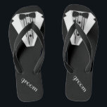 Chanclas Boda de playa negra de los novios del flip-flop el<br><div class="desc">El tacto perfecto a su playa o boda del poolside. Flips-flopes negros con una imagen formal blanco y negro del smoking. ¡Su novio se casará en estilo con estas "sandalias de moda del balanceo del smoking" añade un estilo a juego del vestido de boda para la novia! Visite por favor...</div>