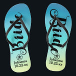 Chanclas Boda de playa personalizada de la novia Sand Dolla<br><div class="desc">Camine con comodidad en su día de bodas con estos chanclas personalizadas. Se pueden personalizar con el nombre de la novia y la fecha del boda. El fondo tiene acuarelas de bonito en tonos azules y un toque de verde en la parte inferior. Puede borrar el fondo y elegir otro...</div>