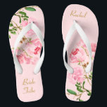 Chanclas Boda floral rosada personalizada Tribu flip<br><div class="desc">Estas chanclas personalizadas presentan un elegante diseño estético de pintura acuarela de flores de peonía rosada. Las hermosas sandalias son un regalo memorable para los miembros de la fiesta de bodas: novia, dama de honor, madre de la novia... Le añadirán una elegante dosis de glam a su día de boda,...</div>