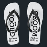 Chanclas Boda Groom personalizado - Colores Personalizados<br><div class="desc">Celebra tu celebración del día de la boda con comodidad con estas chanclas personalizadas. Personalizar con el nombre del novio y la fecha del boda. El fondo es blanco, sin embargo puede cambiar el color pulsando sobre el Personalizar. Coincida con los colores bodas en estos flops de giro. Debido al...</div>