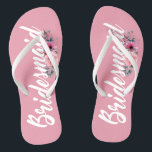 Chanclas Bodas de Dama de Honor Caligrafía Simple | Chancla<br><div class="desc">Para una personalización adicional, haga clic en el botón "Personalizar" y use nuestra herramienta de diseño para modificar esta plantilla. Si las opciones están disponibles, puede cambiar el texto y la imagen simplemente haciendo clic en "Editar/Eliminar texto o imagen aquí" y agregar el suyo. Si desea que este diseño se...</div>