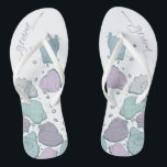 Chanclas BODAS SHOES | Modernas castillos de mar Dusty Blue<br><div class="desc">Funky diseño de conchas azules y lilas. Caligrafía escrita a mano que dice novio - perfecto para que el novio se ponga en la playa para su ceremonia de boda en la playa. Diseño creado para TheBarefootBride™ por © WhimsicalArtwork™. Esto forma parte de una colección de suites de papel boda...</div>