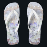 Chanclas Bridal White Gold Pink Elegant<br><div class="desc">Regalo de fiesta de bodas. Bridal elegante dorado blanco perlas rosadas color púrpura diseño de impresión floral zapatos bodas. Cómoda tipografía personalizado playa de verano invierte sandalias para la novia. El texto se puede personalizar. Derechos de imagen de Marg Seregelyi Photography.</div>